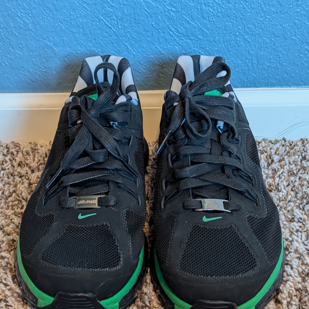 Nike Men's Black and Green Running Shoes - Picture 3 of 6